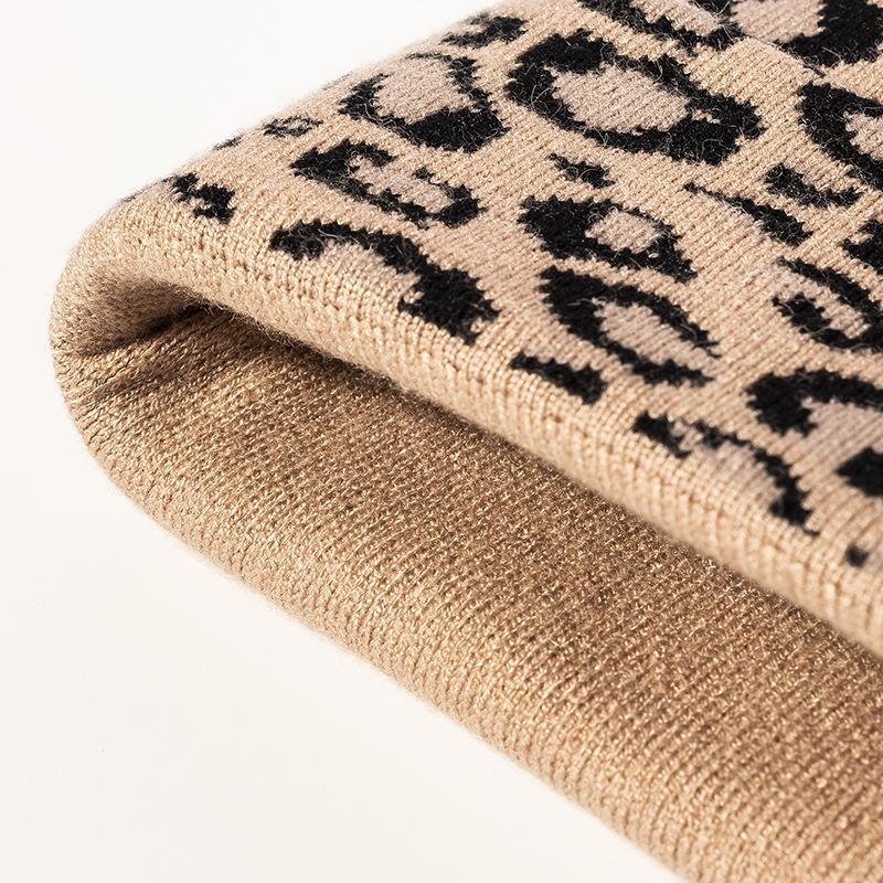 Winter outdoor knitted hat European and American fashion jacquard men's and women's brimless warm leopard print cold hat thickened ear protector wool