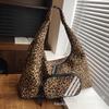 Tasche mit Leopardenmuster Damen große Kapazität 2025 neu Sommer Freizeit Schulter Mutter-Kind-Tasche vielseitige Arbeits-Pendler-Tragetasche