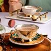 Europäisches Kaffeeset Bone China Kaffeetasse und Untertasse Set Retro Luxus Porzellantasse für Geburtstagsgeschenk Paare Set mit Geschenkbox