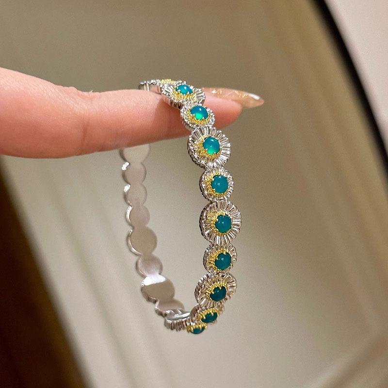 Classic blue-green Zircon daisy bracelets for women high-quality and unique Romantic opening bracelet charms  gift