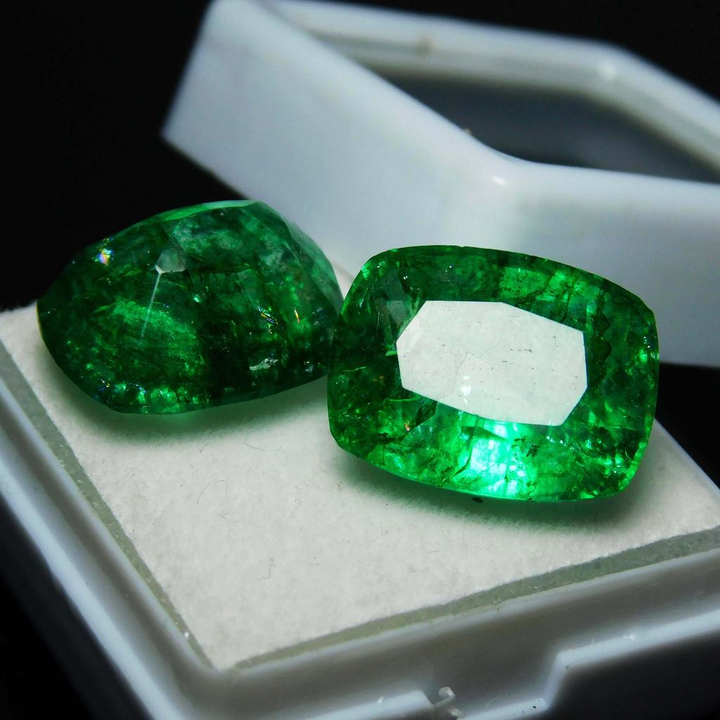 Green Colombian Emerald 18.40 Ct Natural CERTIFIED Loose Gemstone Cushion Cut A-2520