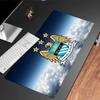 Tappetino per mouse con stemma del Manchester United, Tappetino per mouse da gaming, Tappetino per tastiera, Decorazione da scrivania per computer portatile, Regalo per tifoso, Regalo di compleanno