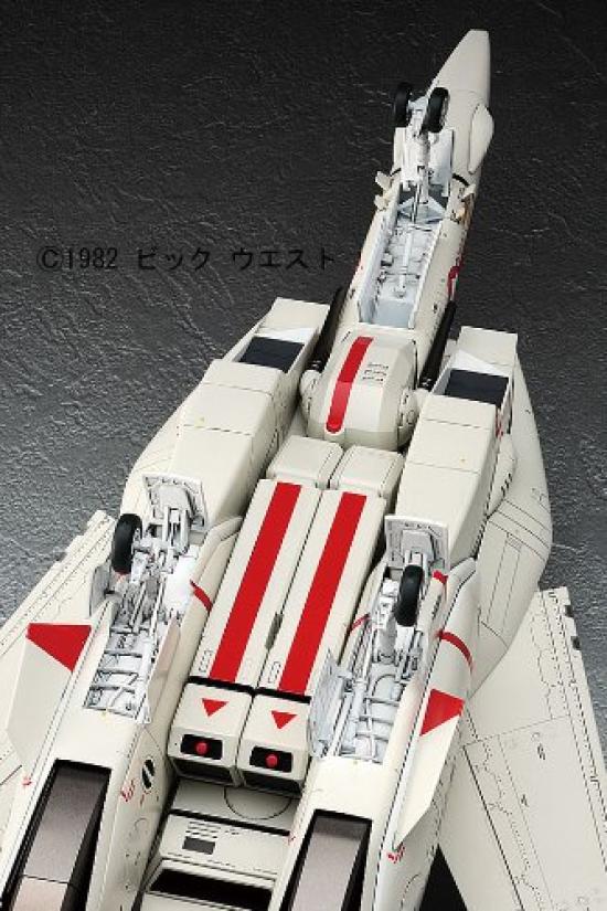 Hasegawa Super Dimension Fortress Macross Valkyrie Vermilion Platoon Scale Plastic Model Kit MC02 VF-1J/A 1/48