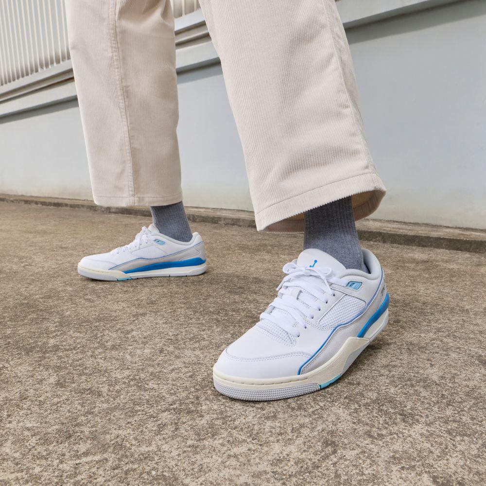 

Jordan Flight Court Photo Blue 44.5