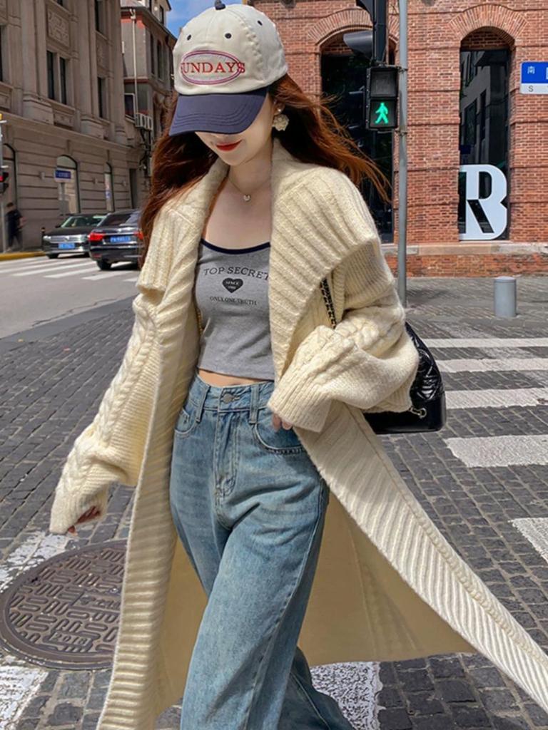 Übergroße Grobstrick-Strickjacke mit breitem Kragen - Lässiger Longcoat im Lazy-Stil