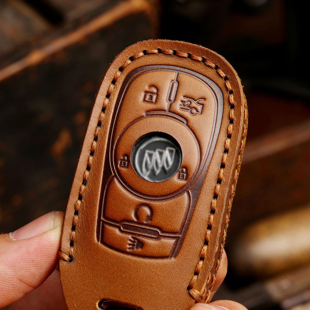 Suitable for Buick Key Case, Envision GL8 Leather Buckle Case, New Regal LaCrosse Cowhide Key Case.