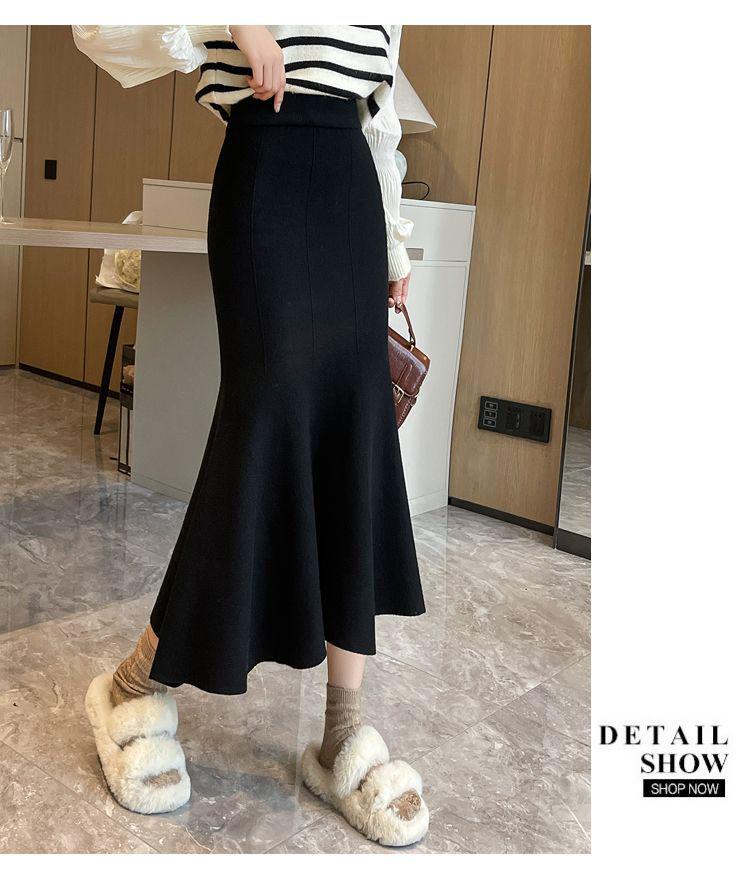 Black Knit High Waist Midi Skirt for Pear Shape Women, Plus Size A-Line Fishtail, Autumn/Winter.
