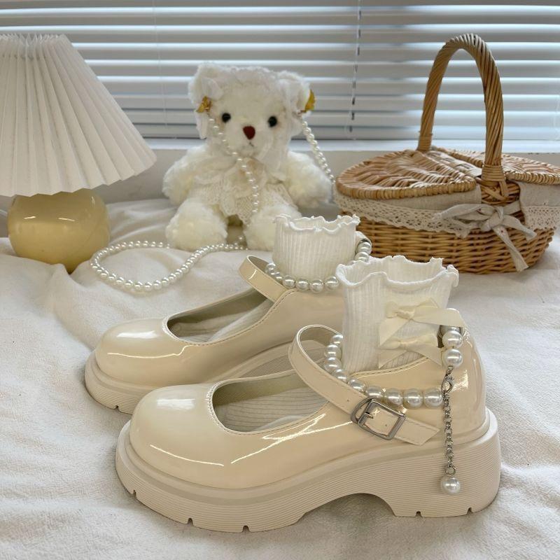 

Женская обувь большого размера - Размер Сказочно-белые маленькие кожаные туфли Женские летние туфли Мэри Джейн с жемчугом с туфлями-юбкой 88 random style