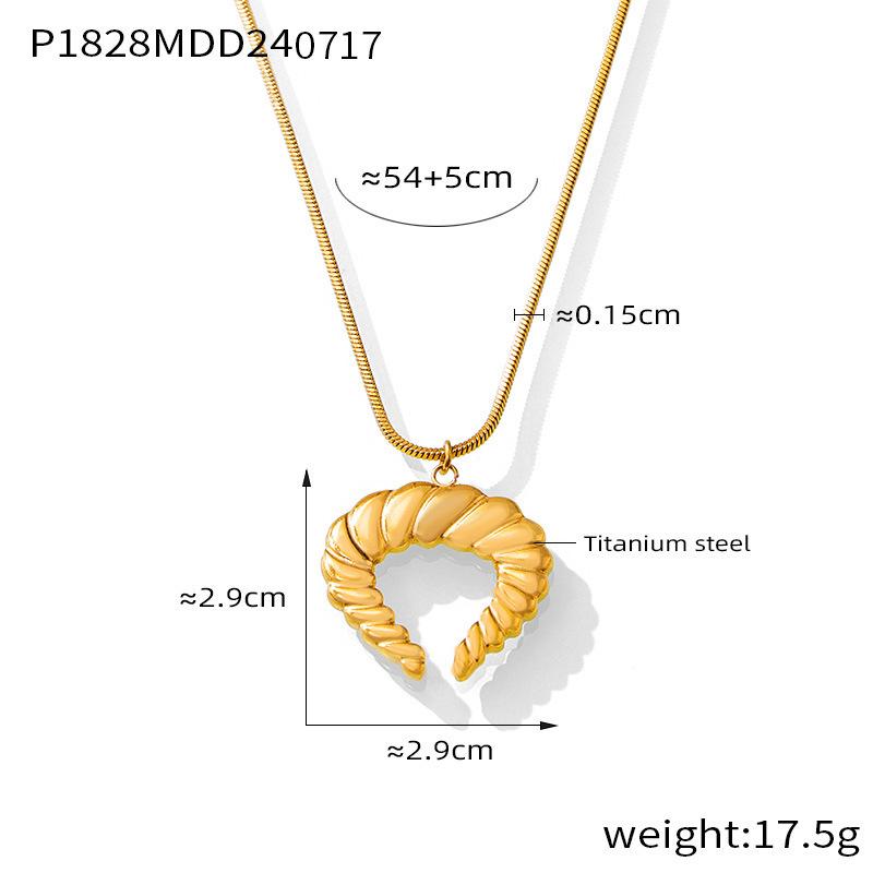 18K Gold-Plated Retro Horn Pendant Necklace with Ribbed Clavicle Chain - Non-Fading, European & American Individual Design.