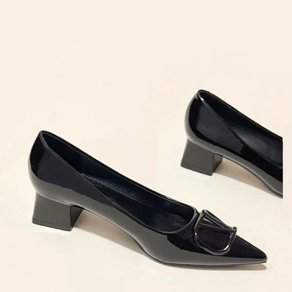 Temperamentvolle modische spitze Dickabsatz-Einzelschuhe für Damen, neue vielseitige bequeme professionelle mittelhohe High Heels mit flachem Ausschnitt