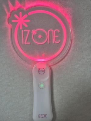 IZ*ONE dočasná cheering tyč Použitá