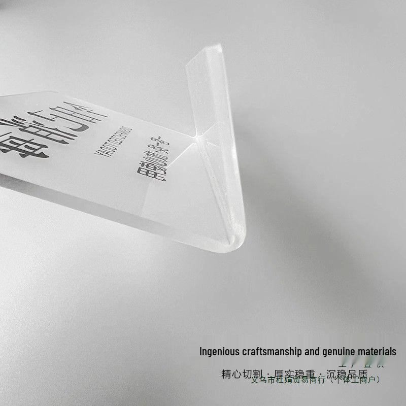 Znak akrylowy: Jeden Gość, Jedna Zmiana - Idealne dla Hoteli, Pensjonatów i Salonów Piękności