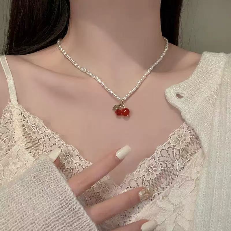 Double-layer pearl necklace women's light luxury niche design sense high-grade collarbone chain new temperament neck chain