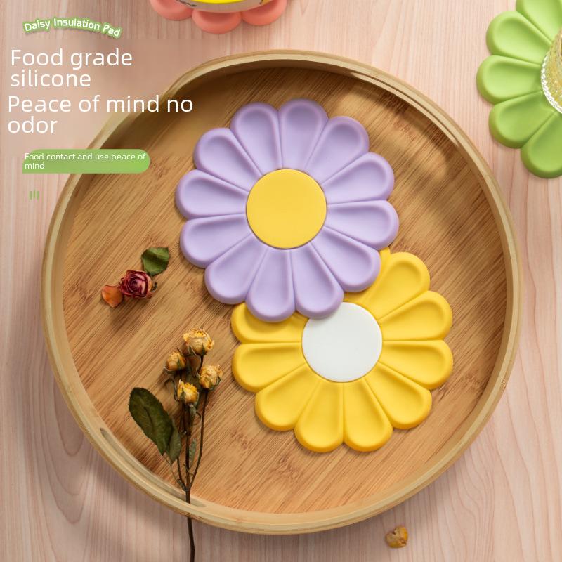 Daisy Flower Shape Cup Coaster Silicone Slip Insulation Pad Cup Mat Hot Drink Holder Mug Stand Home Table Decorations Kitchen Accessory