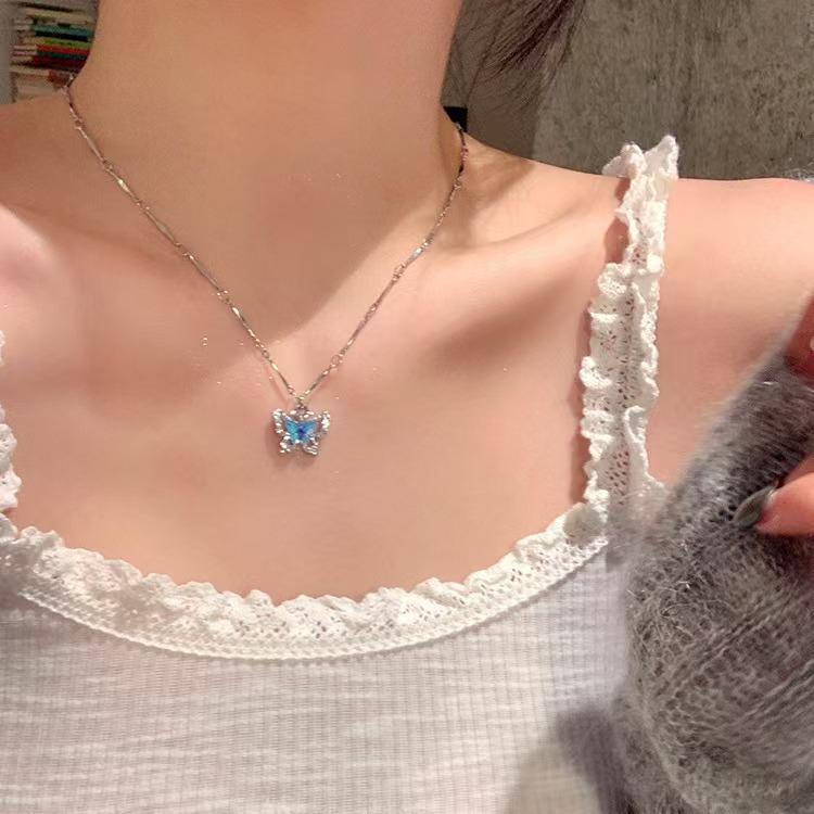 "Versatile French Pink Heart Bow Pearl Necklace for Women - Sweet Niche Design Clavicle Chain"