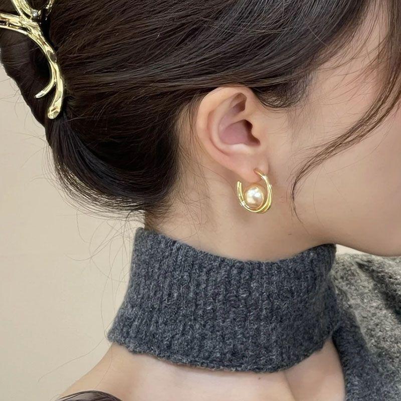 Módní náušnice pro ženy