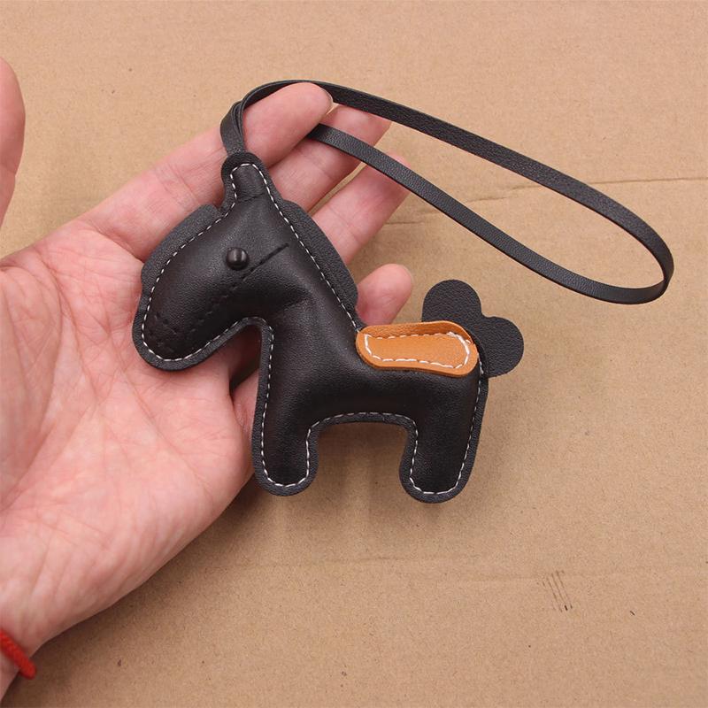 Pu Leather Tiny Horse Key Chains Cute Fashion Women Men'S Cartoon Horse Car Keyring Bag Pendant Charm New Year Jewelry Gifts