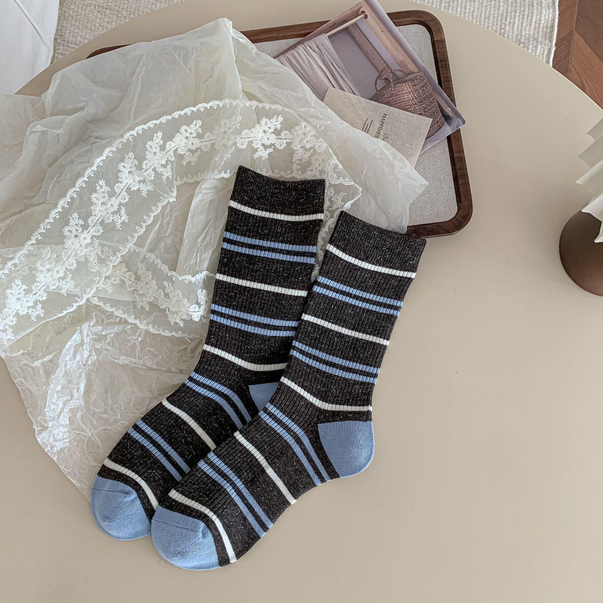 

Женские весенне-осенние полосатые носки средней длины с кружевной вышивкой 1 pair
