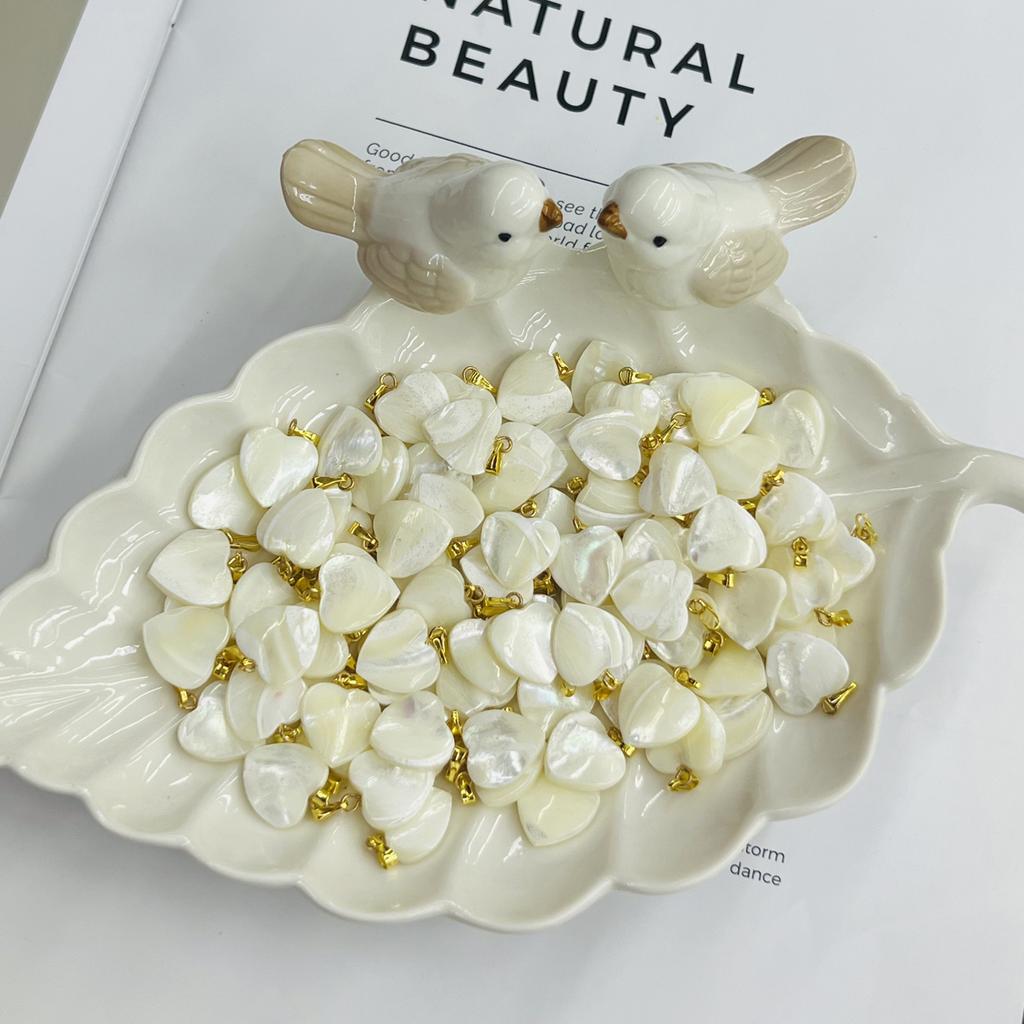 5Pcs, White Natural Shell Pendant With Gold Color Buckle, Fashion Handmade Heart Charms for Jewelry Making DIY Necklace Earring Accessories, 15×15mm