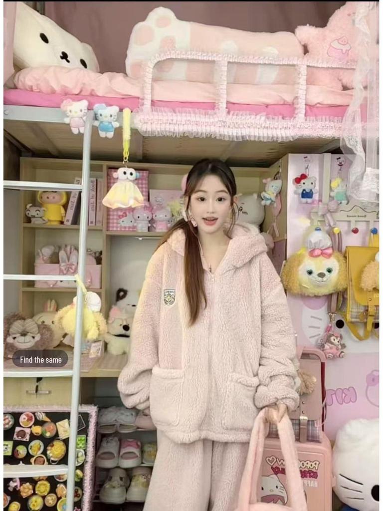 Women's Flannel Pajamas: Stylish Velvet-Lined, Thickened Hooded Coral Fleece for Autumn/Winter—Perfect As Homewear or Outerwear.