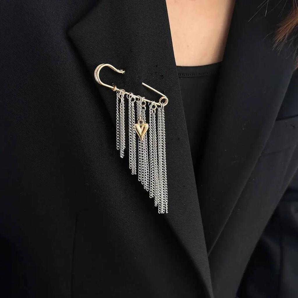 Salircon Fashion Simple Metal Tassel Brooch for Women Creative Love Heart Pendant Brooch Shirt Suit Collar Pins Clip Jewelry