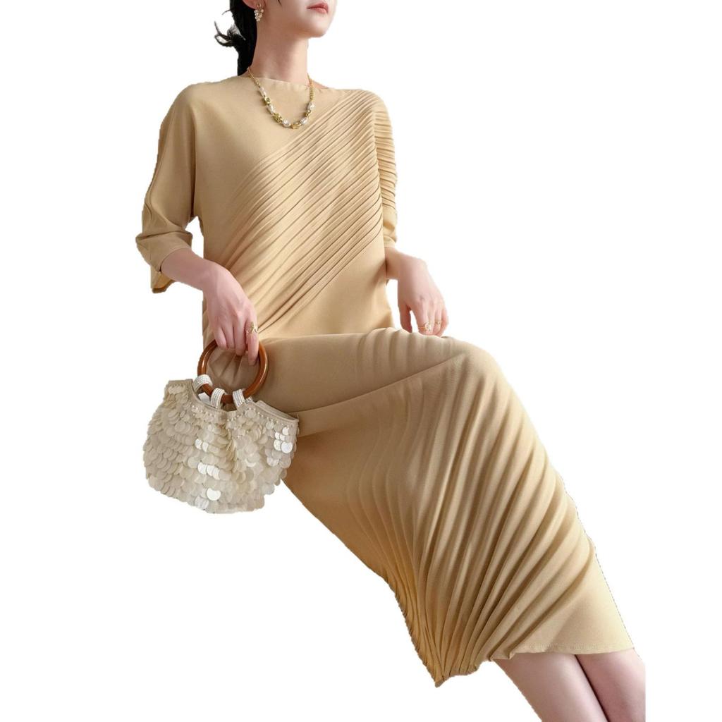 Original Design High-End Pleated Plus Size Loose Casual Dress - Light Luxury, New Spring Arrival