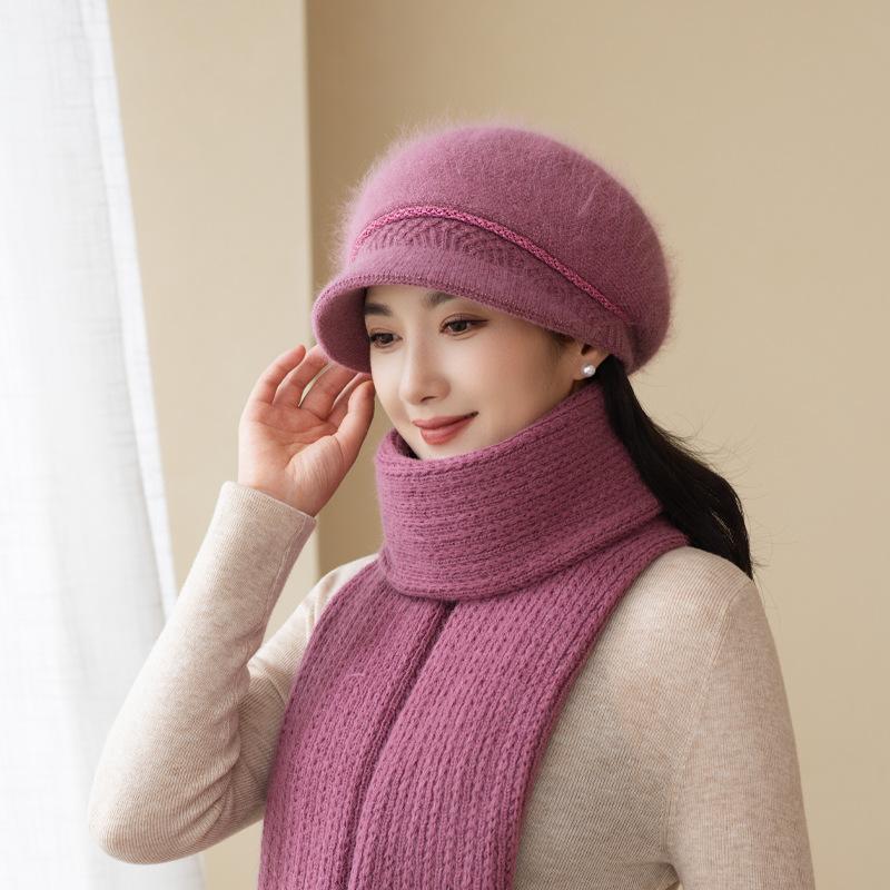 

Autumn and winter new knitted middle-aged and elderly hats fashionable commuting warm and comfortable mother hats characteristic personalized One size