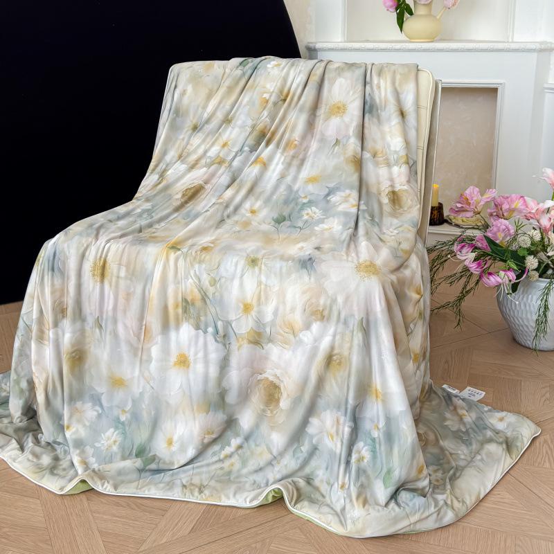 Summer Silk Quilt: Digital Print Floral Air Conditioning Comforter