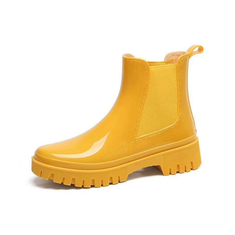 Korean Mid-Tube Women's Rain Boots: Wear-Resistant, Waterproof and Non-Slip with Soft Soles. Ideal for Outdoor Use.