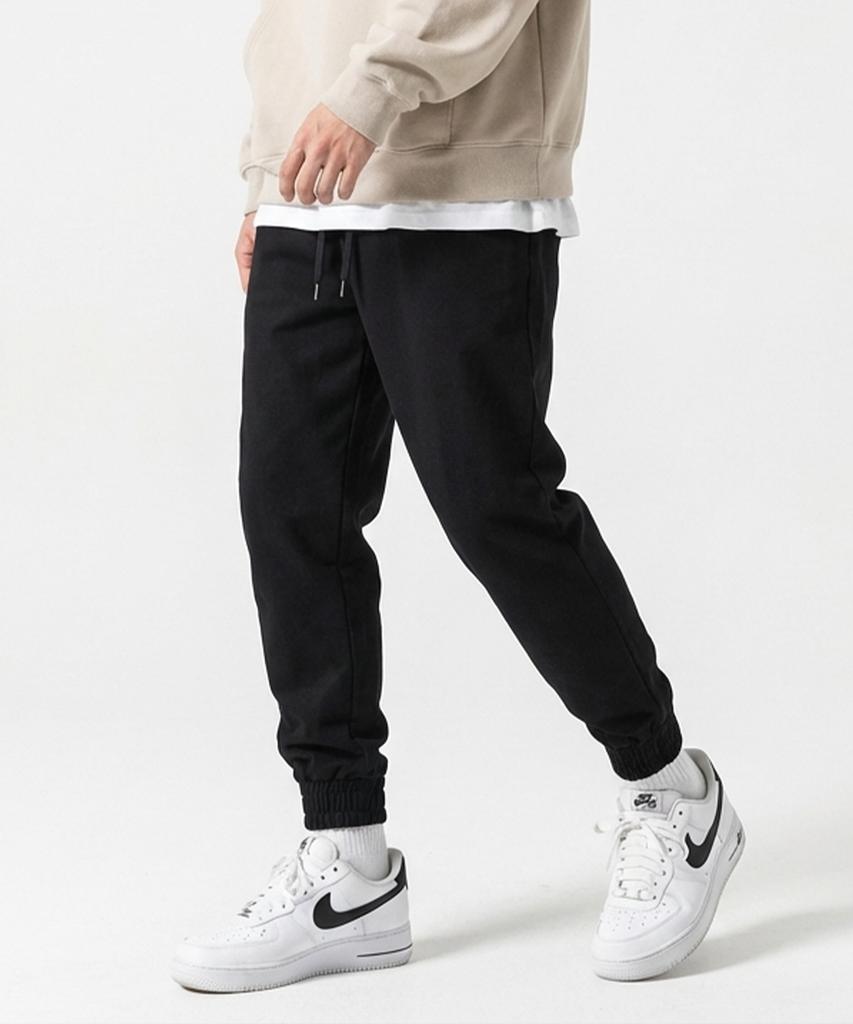 SEVENSELAH Strong Cotton Basic Joggers (Black)