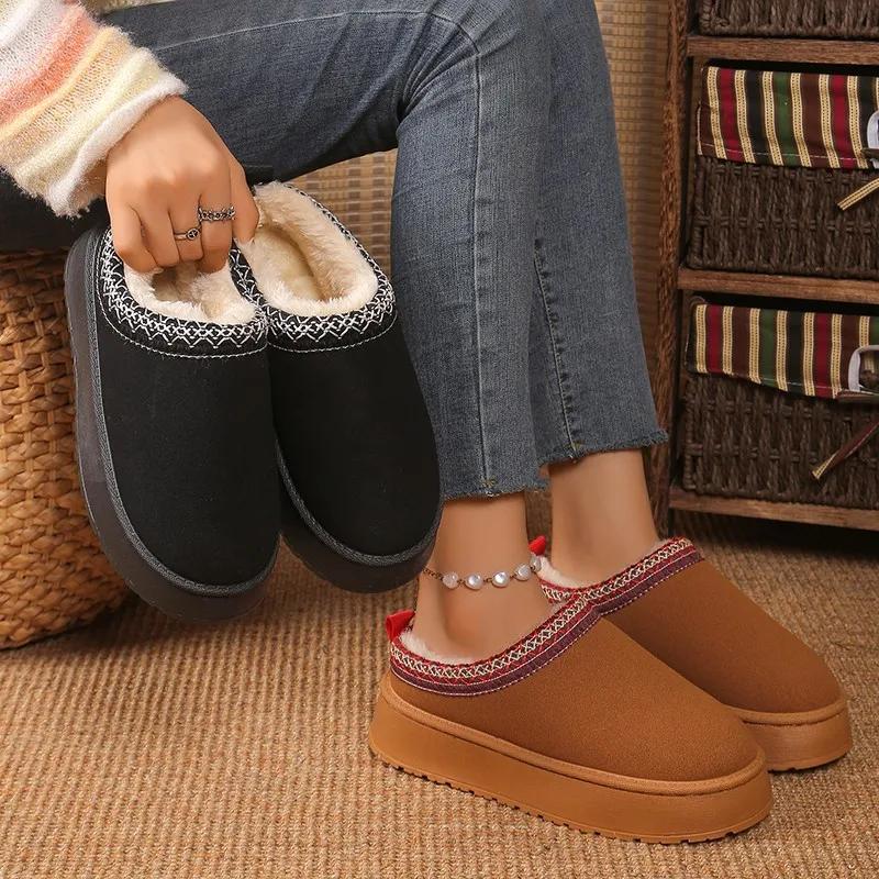 Fashion Ethnic Style Women's Snow Boots Big Size Women's Shoes Thick Cotton Shoes with Artificial Short Plush and Wedge Heels