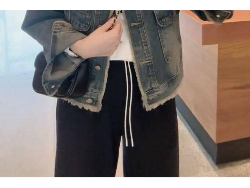 Damen Retro Jeansjacke mit Stehkragen - Gewaschen, Lockere Passform, Ausgefranstes Design für Frühling & Herbst