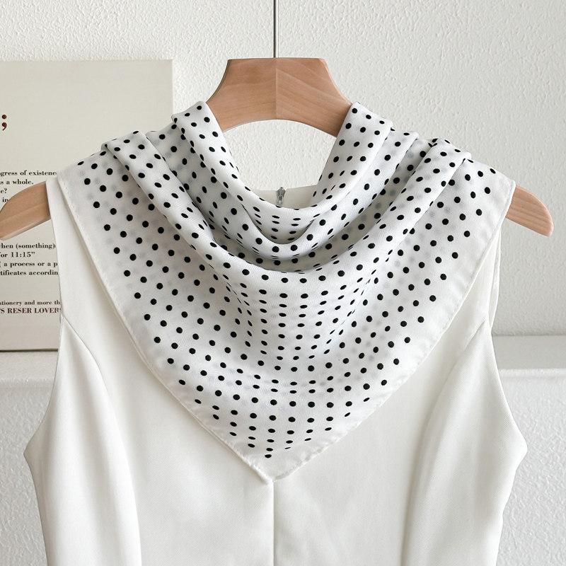 71 Series Neck Cashew Flower Square Scarf Silk Scarf Female Korean Version Versatile Literary and Retro Neck Protection Decorative Small Scarf