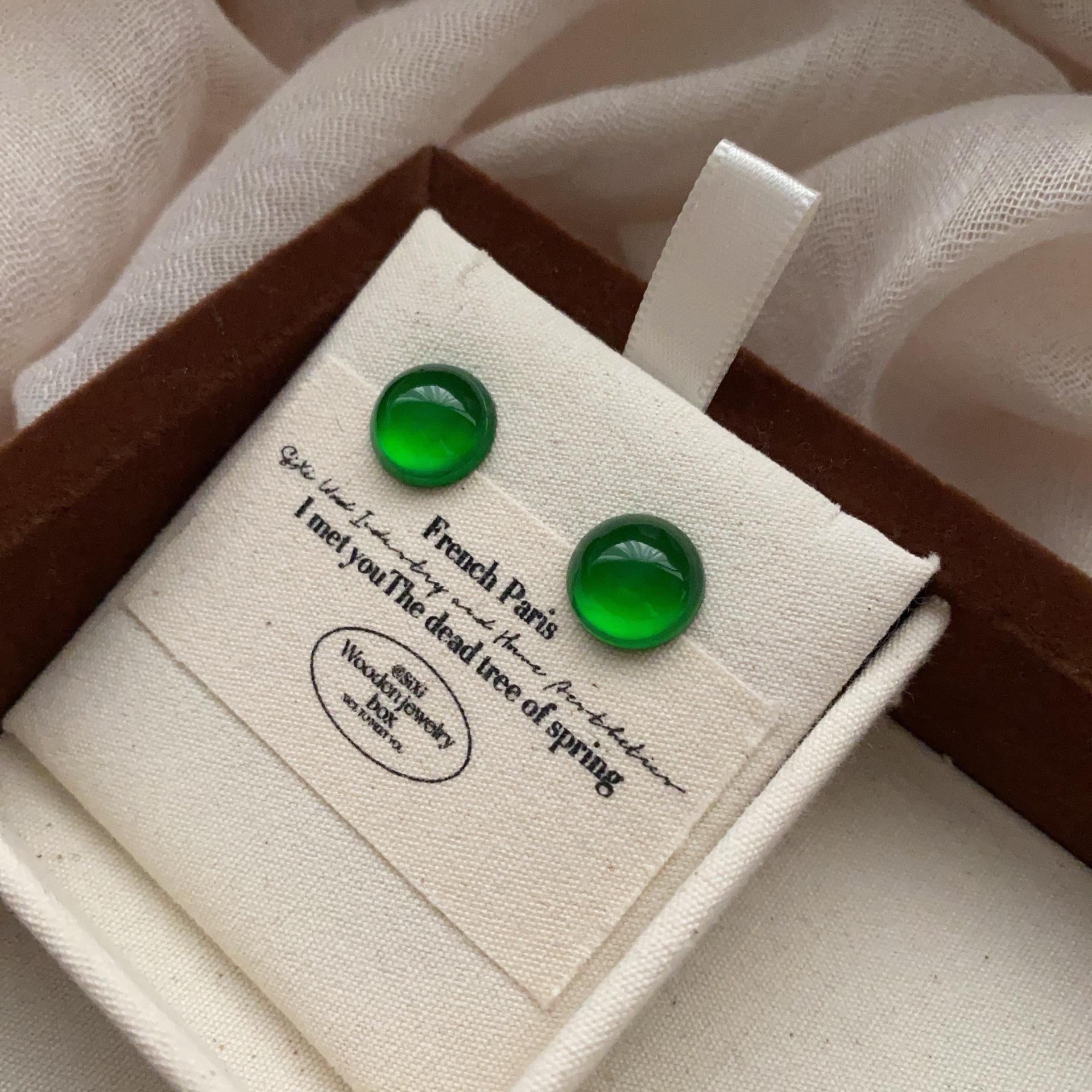 Круглые Серьги-Гвоздики Doudou с Насыщенным Зеленым Камнем, Ежедневные, Легкая Роскошь, Ретро, Натуральные, Привлекающие Внимание, Серьги с Характером, Персонализированные