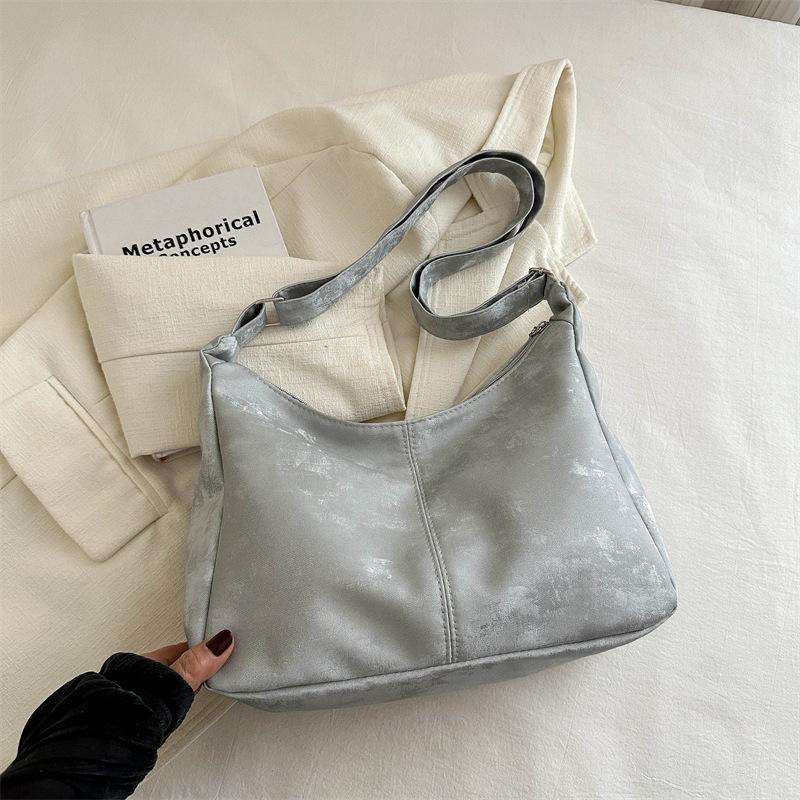 Casual Crossbody Dumpling Bag Summer Fashion Popular Shoulder Bag Large Capacity Commuter Tote Bag