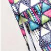 La serviette de plage en microfibre de polyester sur le thème de la tribu des triangles à l'aquarelle est très absorbante, adaptée à la natation et aux sorties à la plage.