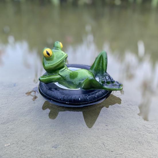Resin Frog Ornament Floating Water View Sculpture Fish Tank Frog Decoration Garden Pond Pool Ornament Outdoor Decor