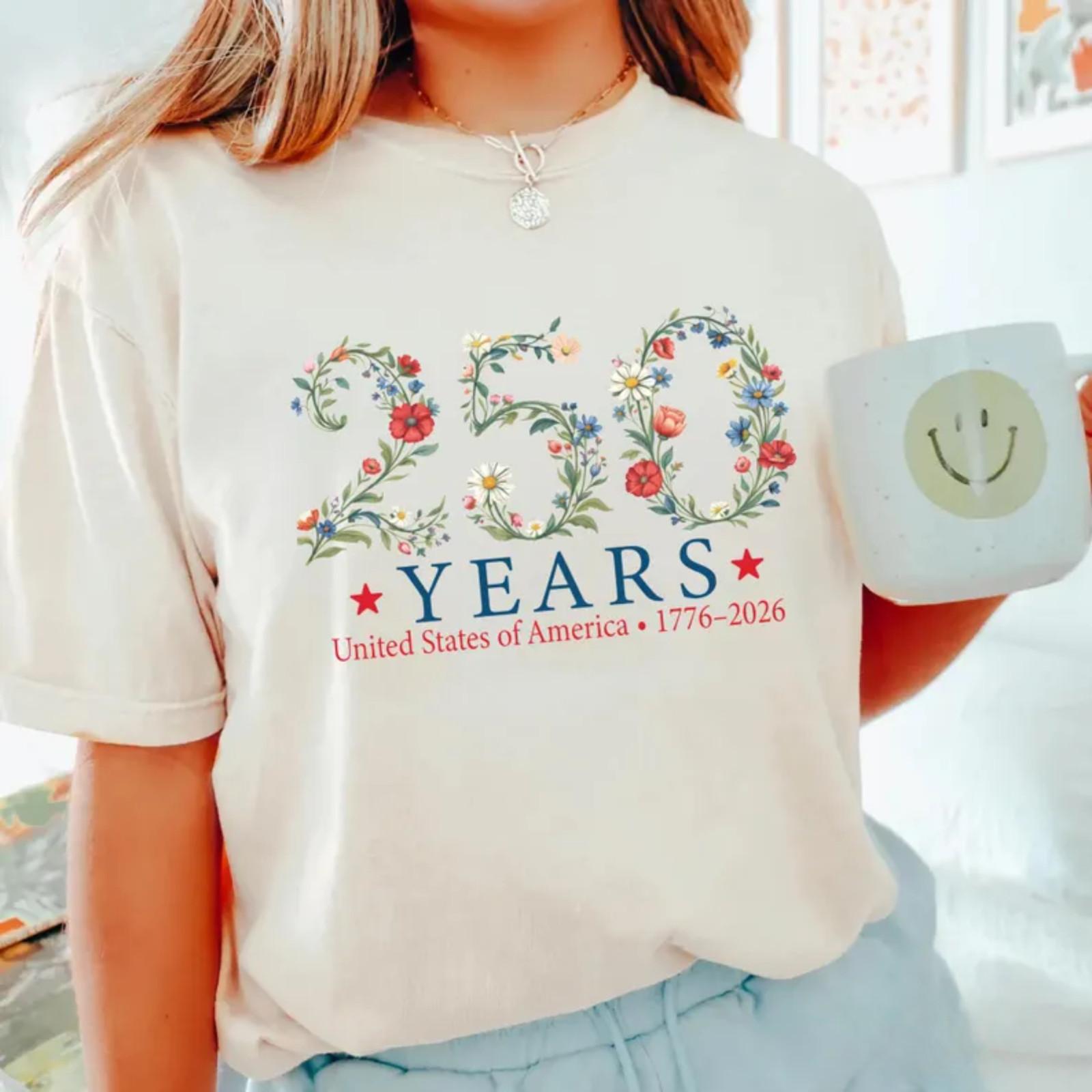 USA 250 Years Floral Shirt 1776 2026 Patriotic Botanical America Tee Unisex T-Shirt XXXL