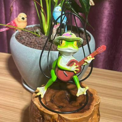 Guitar Player Frog Figurine Frog Playing Guitar In Swing Chair Ornament Cute Straw Hat Frog Sculpture for Home Garden Balcony Planter Decor