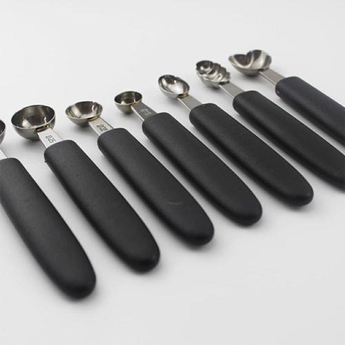 YWLiHcme Multifunctional Melon Baller Scoop for Various Fruits, Sturdy and Durable Stainless Steel Melon Baller Fruit Scoop, 25mm Round