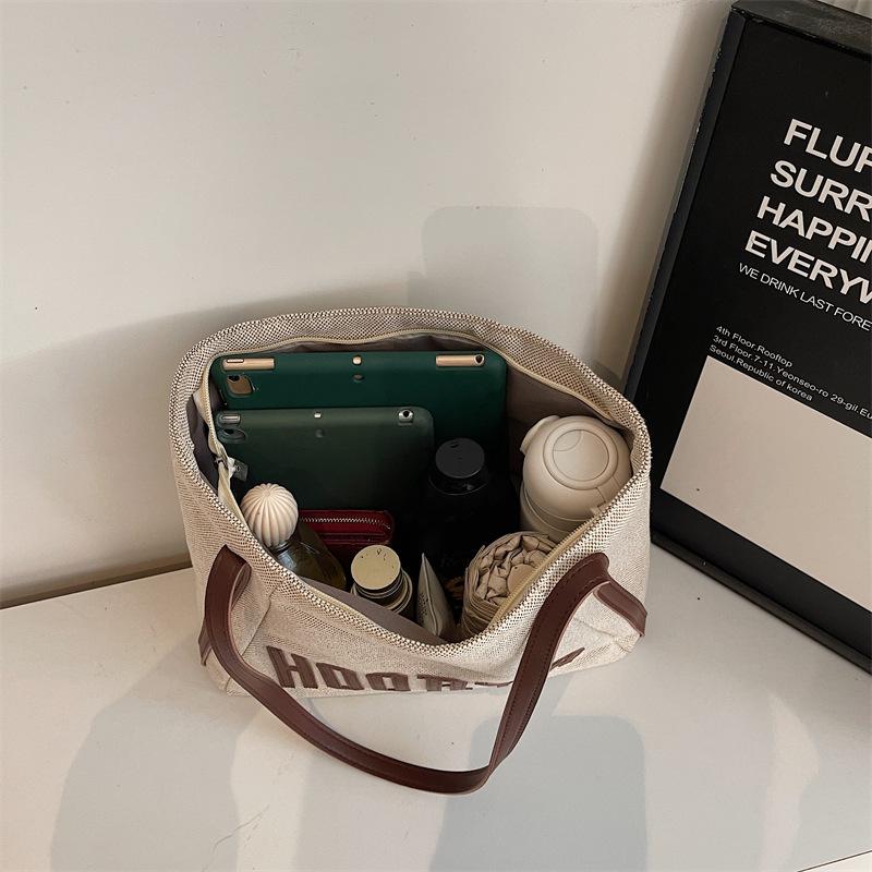 Korean Style Letter Bag, Women's Casual Large Capacity Tote Bag, New Style, Literary and Niche, Simple and Fashionable Underarm Bag