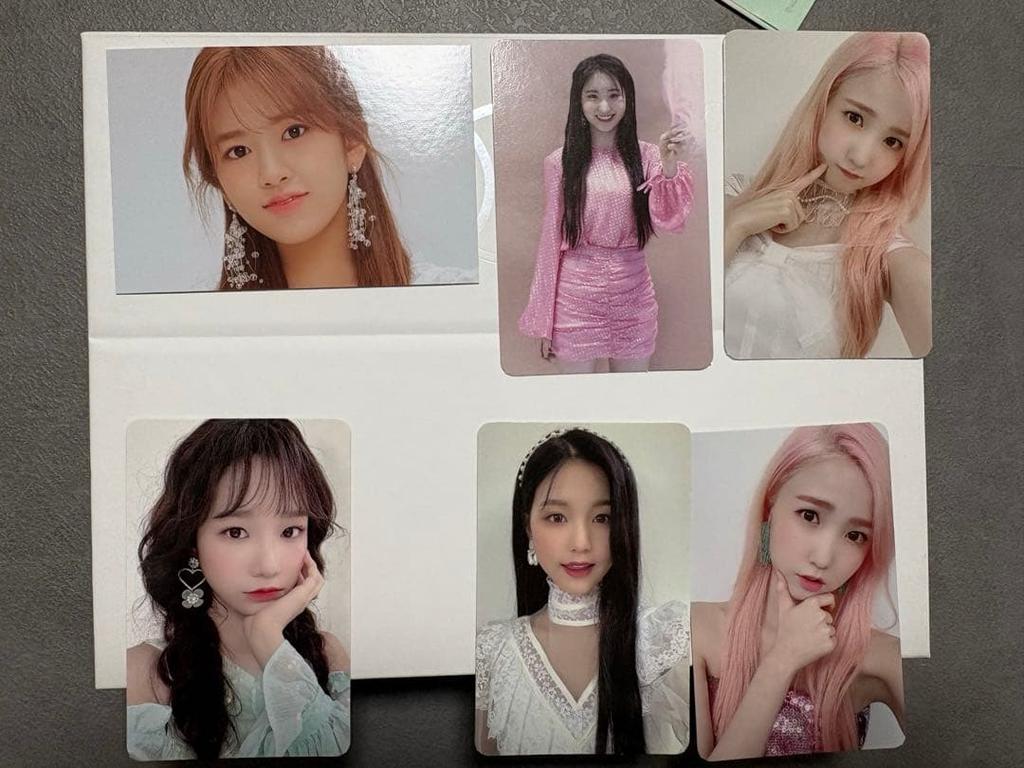 [USED] Hyewon Autograph