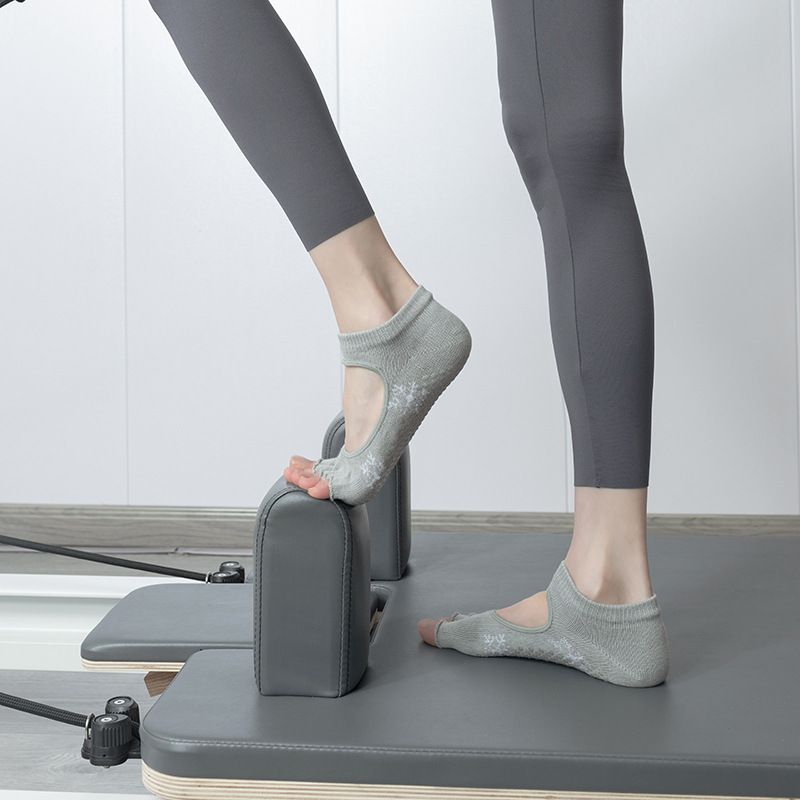 

Indoor Fitness Sports Yoga Socks Female Professional Non-Slip Socks Dispensing Pilates Socks Peep Toe Toe Socks Y049-Gray