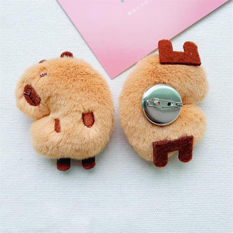 Kreativní měkké vycpané zvířátko kapybara plyšová brož Hračka kreslená postavička Roztomilá brož taška na zavěšení příslušenství