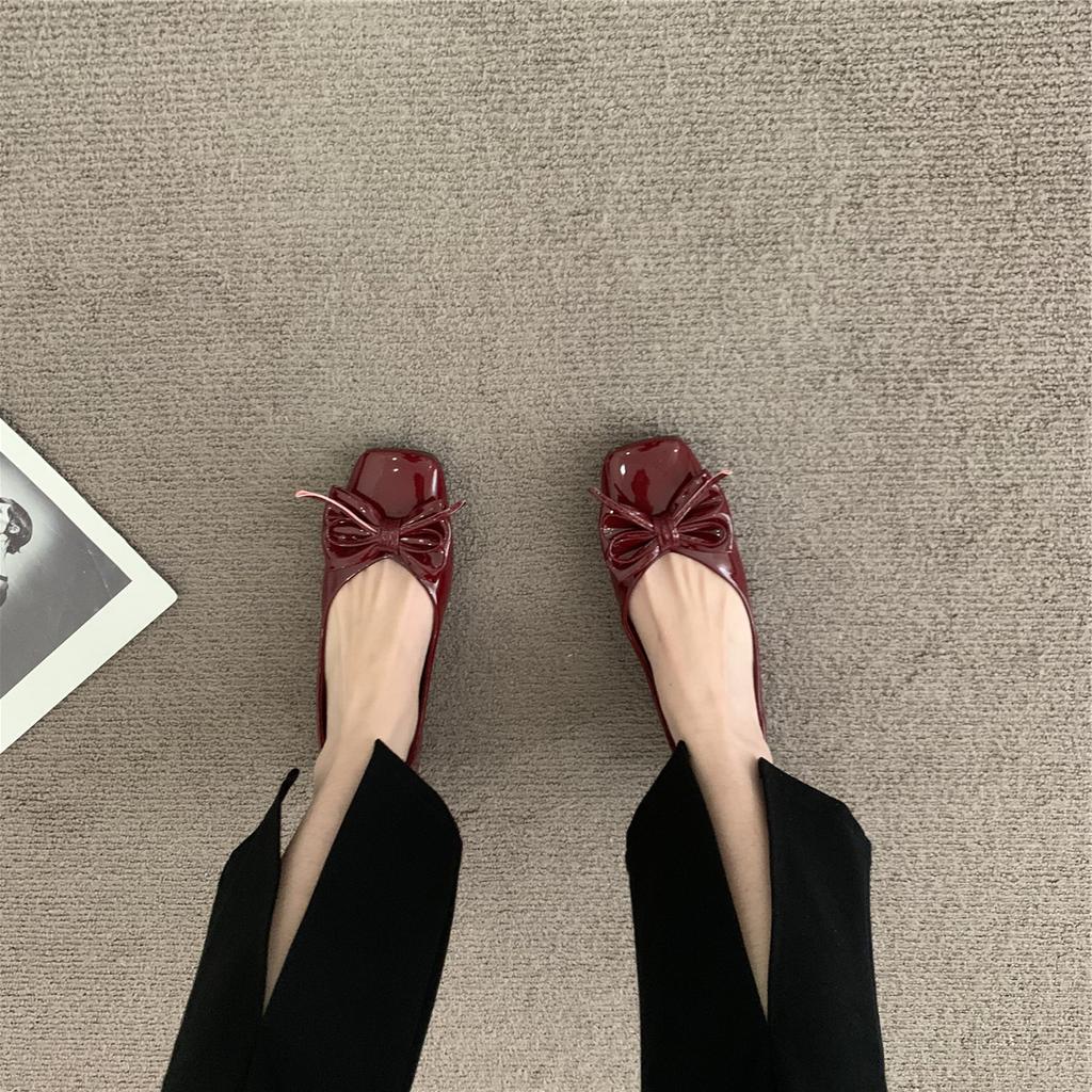 Fashion Flat Shoes for Women Spring and Autumn 2025 New Square Bow Bow Shallow Mouth Flat Shoes French Red Plus Size Women's Shoes