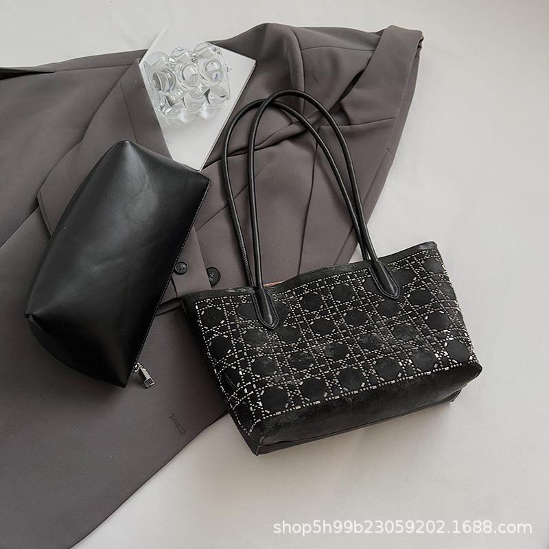 

Simple shoulder bag women s bag commuter texture foreign style new large-capacity diamond-encrusted handbag чёрный