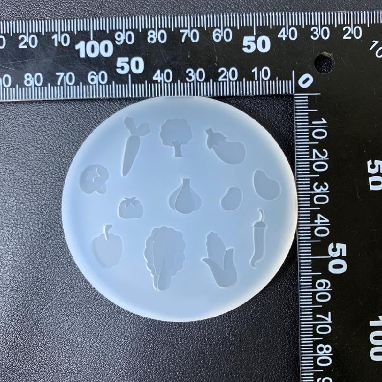 Beginner Friendly Vegetable Shape Charm Silicone Mold For Resin Carrot Tomato Lettuce Dollhouse Jewelry Decoration