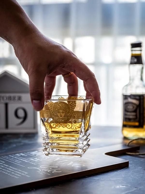 Sklenice na whisky Medusa malovaná zlatá hlava sklenice na víno zahraniční sklenice na víno víceúčelová sklenice na pivo sklenice na vodu