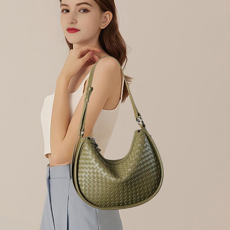 Underarm Crescent Bag, Commuting To Work, Leather, Large-capacity Girls' High-end Shoulder Bag, Handmade Women's Hand-held Woven Bag