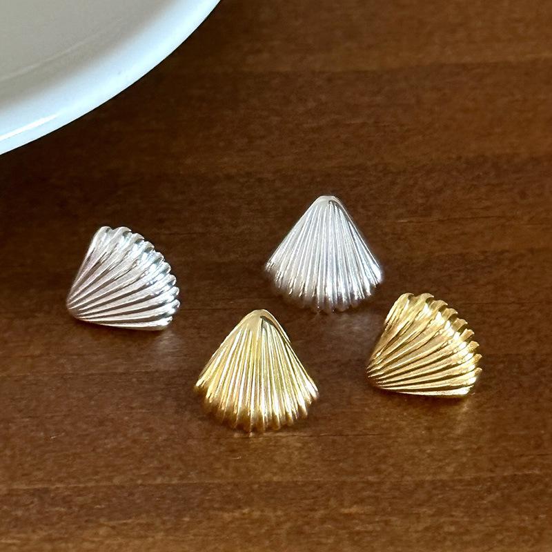 Dámské náušnice Retro Zlaté Vějířové Mušlové Náušnice Dámský Niche Design Senior Smysl pro Náušnice 2025 Nová Móda Lehký Luxusní Příliv